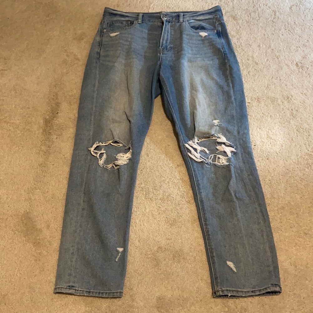 American Eagle Mom Jean